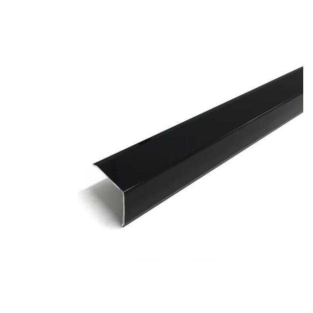 HÖRNSKYDD 30X30MM SVART 300CM ALUMINIUM 1MM SJÄLVHÄFTANDE | Beijerbygg Byggmaterial
