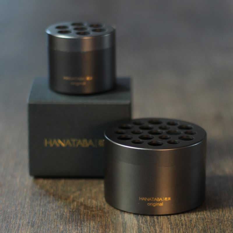 Hanataba Pitch Black 2-pack, svarta blomsterfakirer i aluminium för 19 och 7 stjälkar