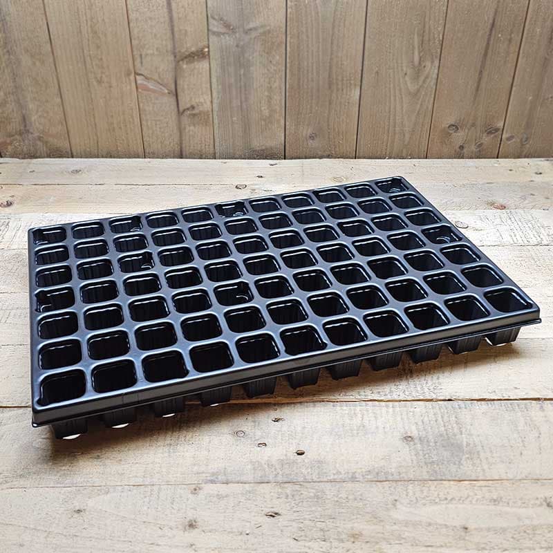 Pluggbrätte 77 celler, 33x51 cm, återvunnen polystyren, proffskvalitet, platsbesparande, återvinningsbart.